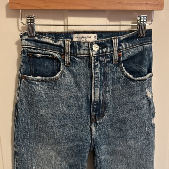 Abercrombie & Fitch The 90’s Straight Ultra High Rise Acid Wash Distressed Jean - Picture 3 of 8
